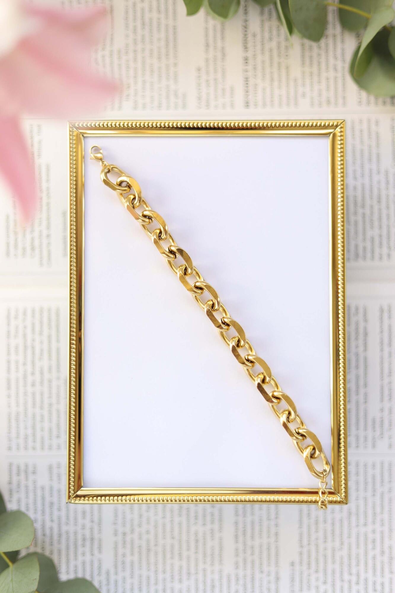 Thick chain gold bracelet