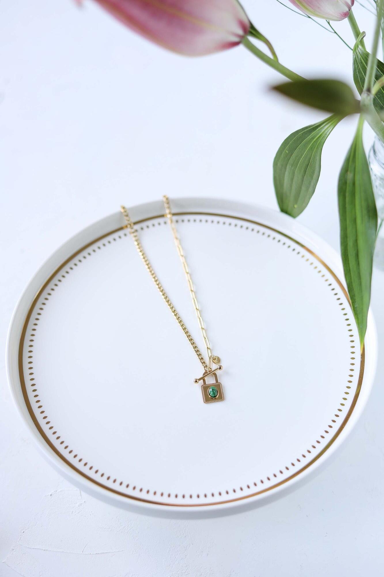 Green Stone Key Figured Gold Necklace