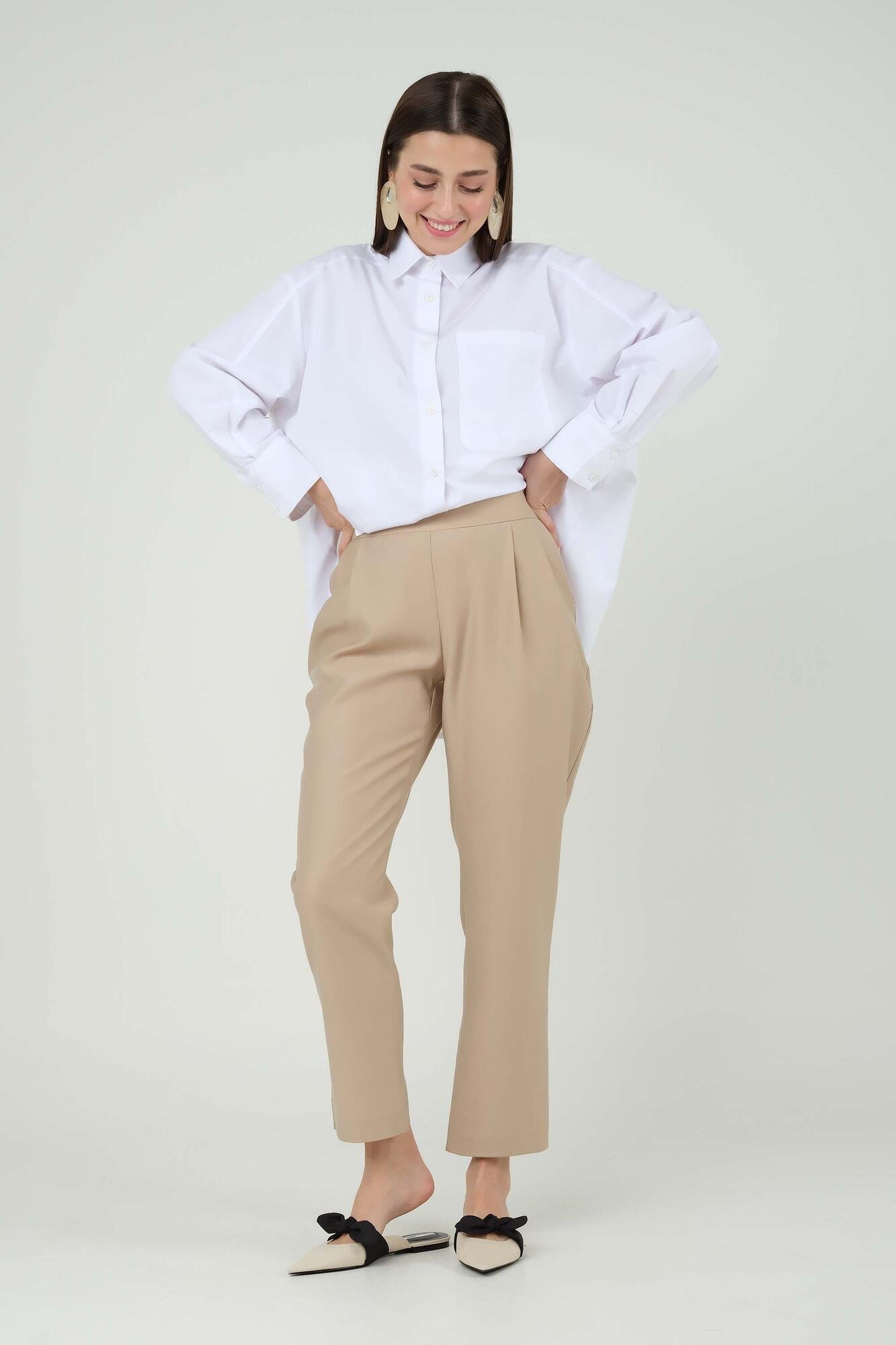 Front Pleated Trousers Beige