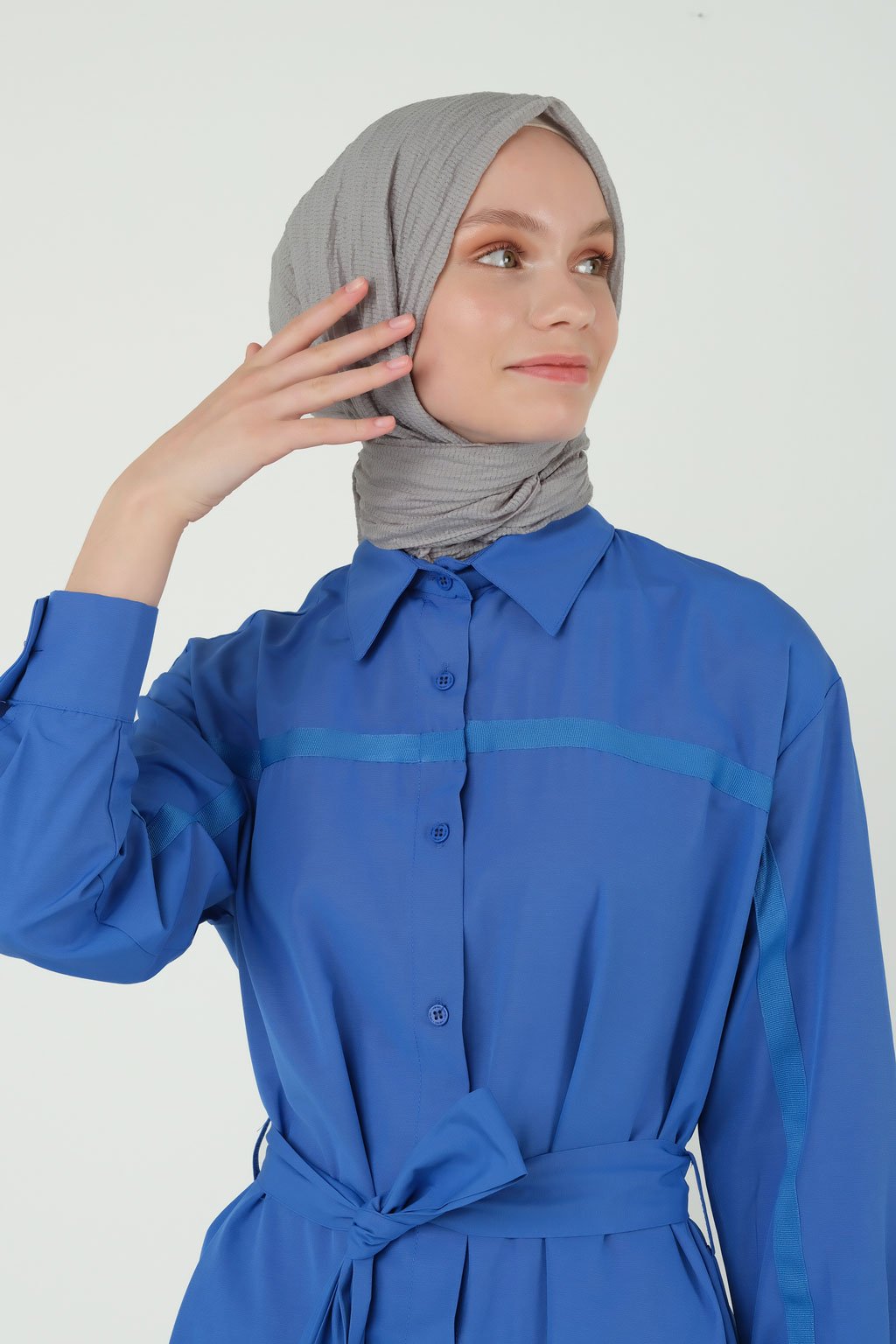 حجاب طبيعي رمادي