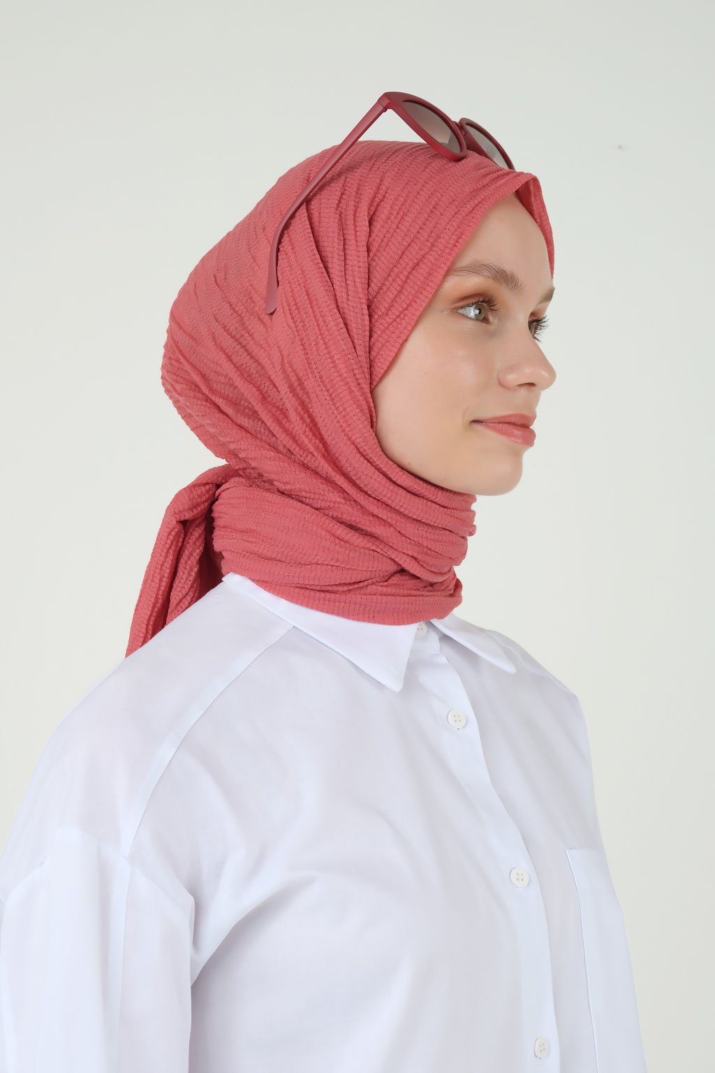 حجاب طبيعي لون وردي