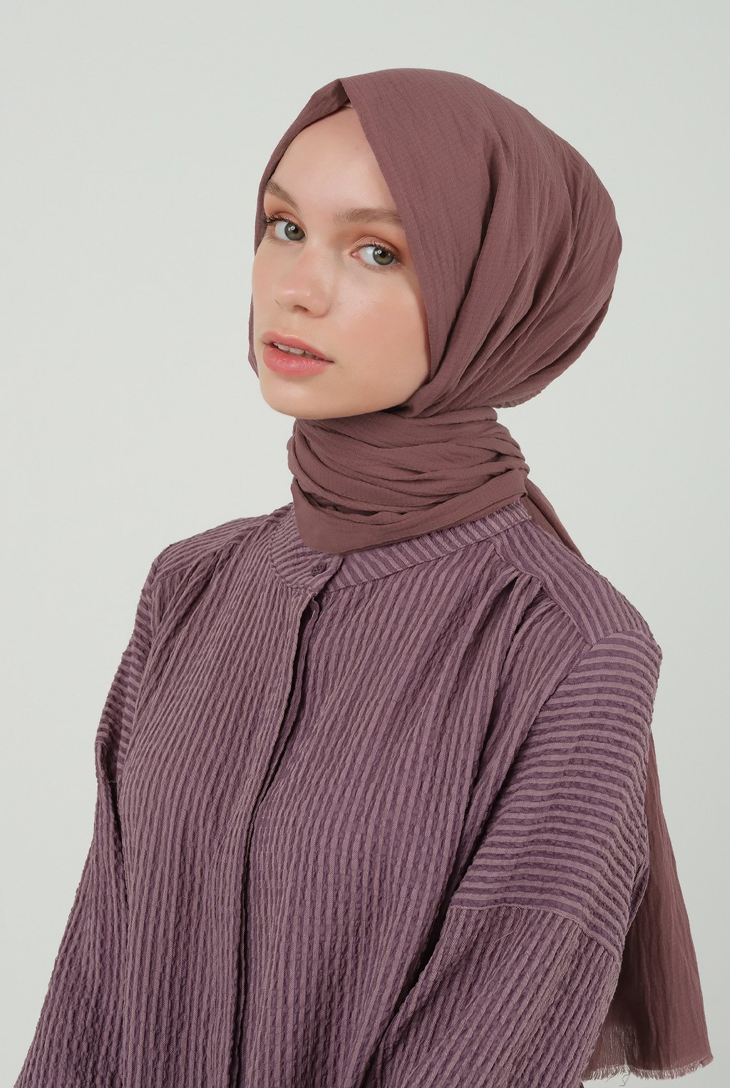 حجاب طبيعي لون الزهر