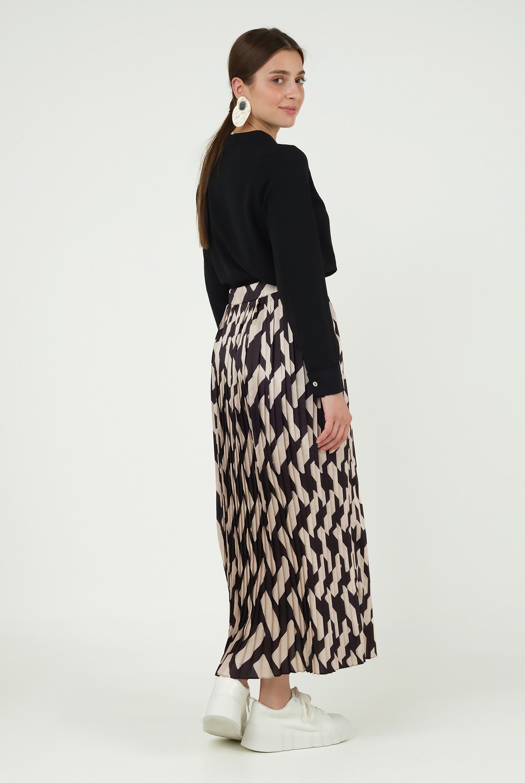 Geometric Pattern Pleat Skirt Black 