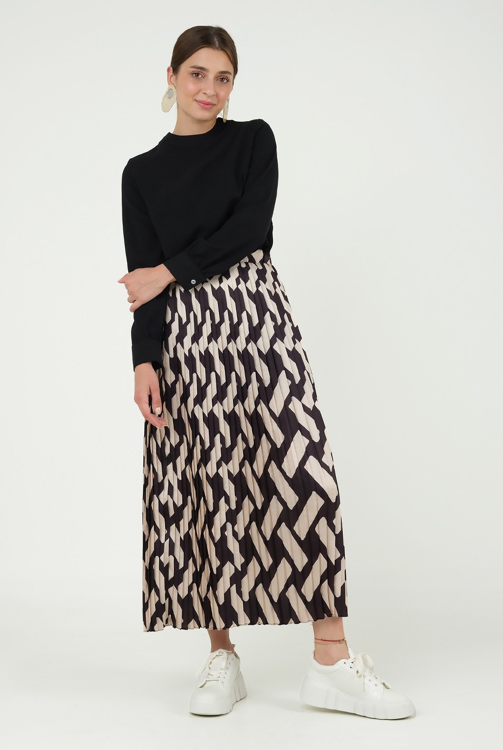 Geometric Pattern Pleat Skirt Black 