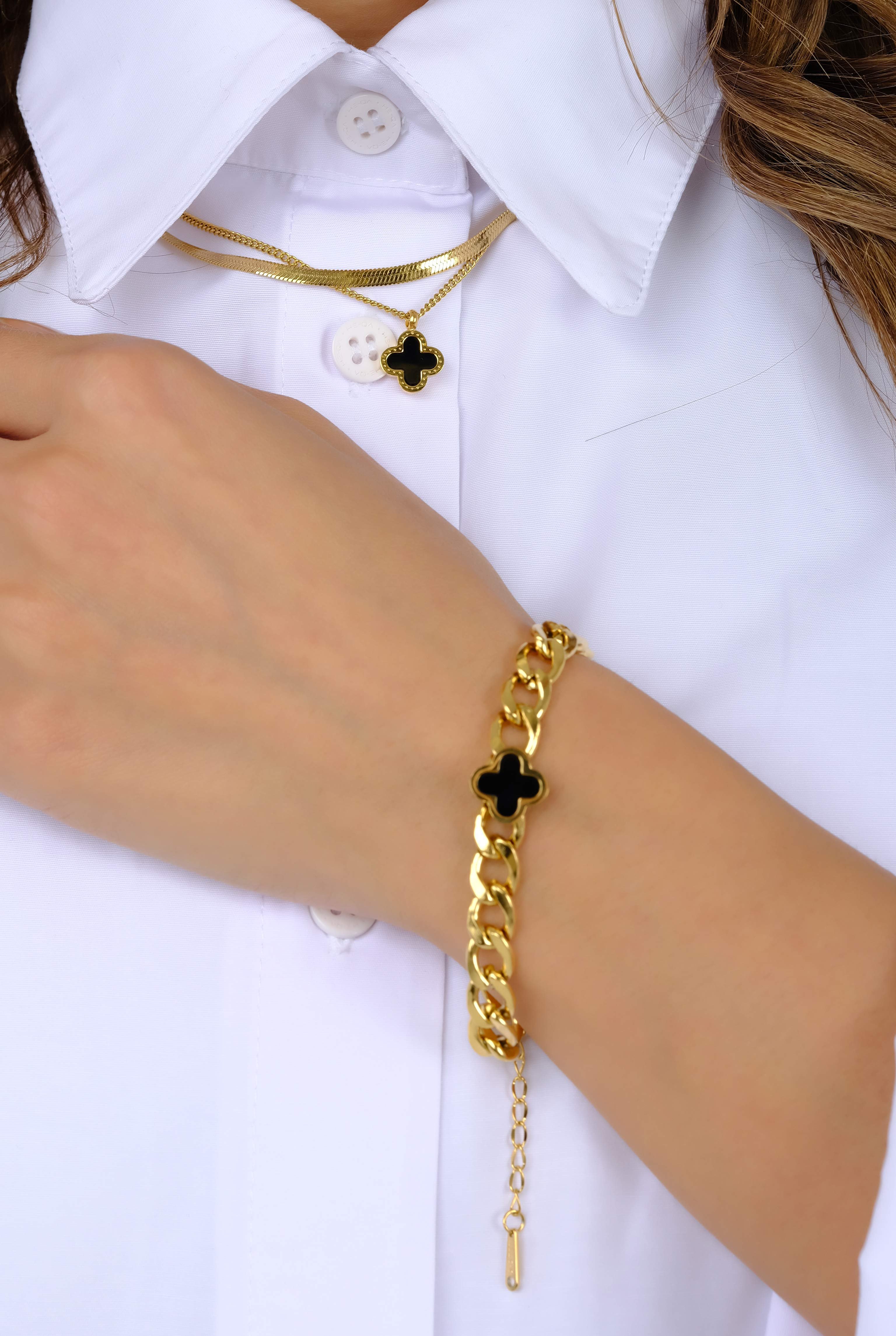 Gold Chain With Trefoil
