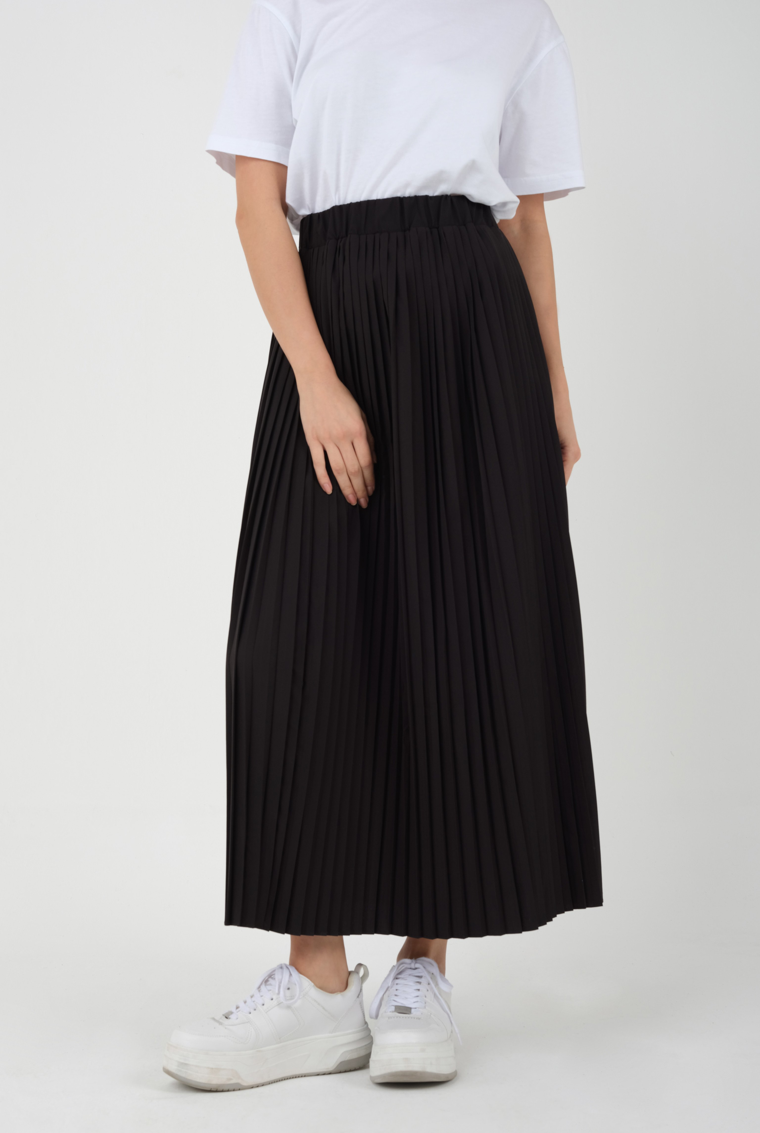 Pleated Skirt Black 