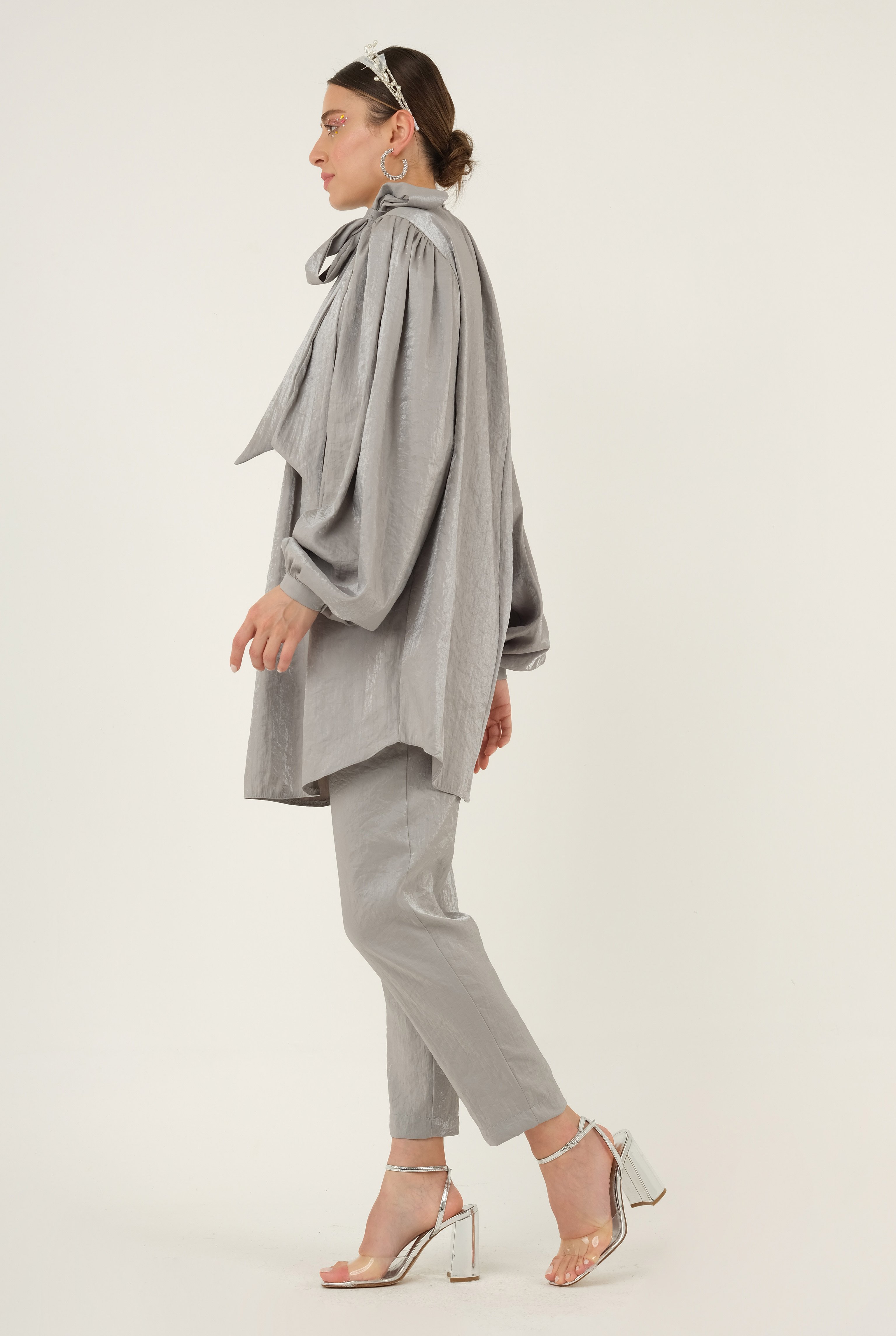 Strapped Collar Outfit Gray 