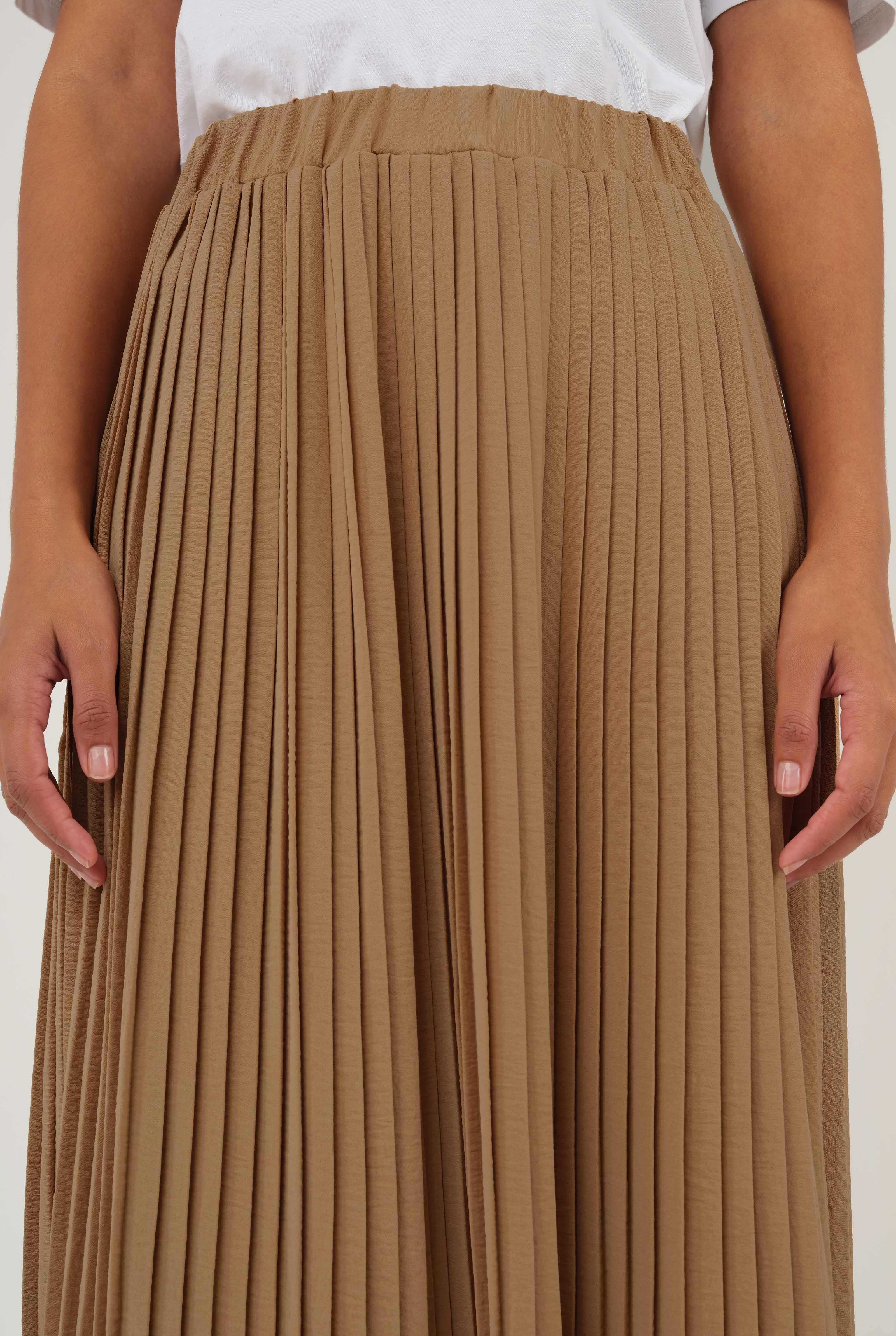 Pleated Skirt Camel 