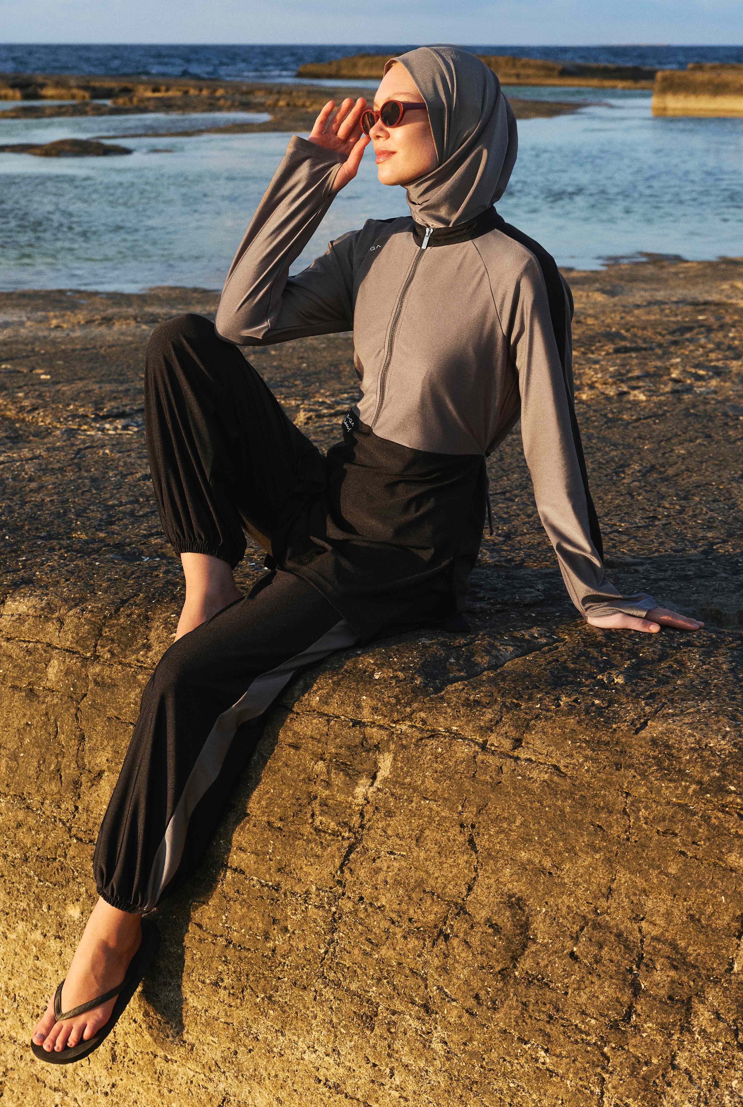 Two-Tone Modest Swimwear Set Gray - 7