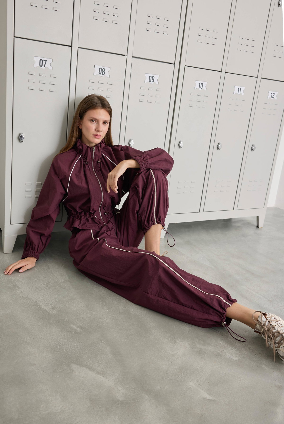 Technical Pants with Piping Detail Burgundy - HE-QA