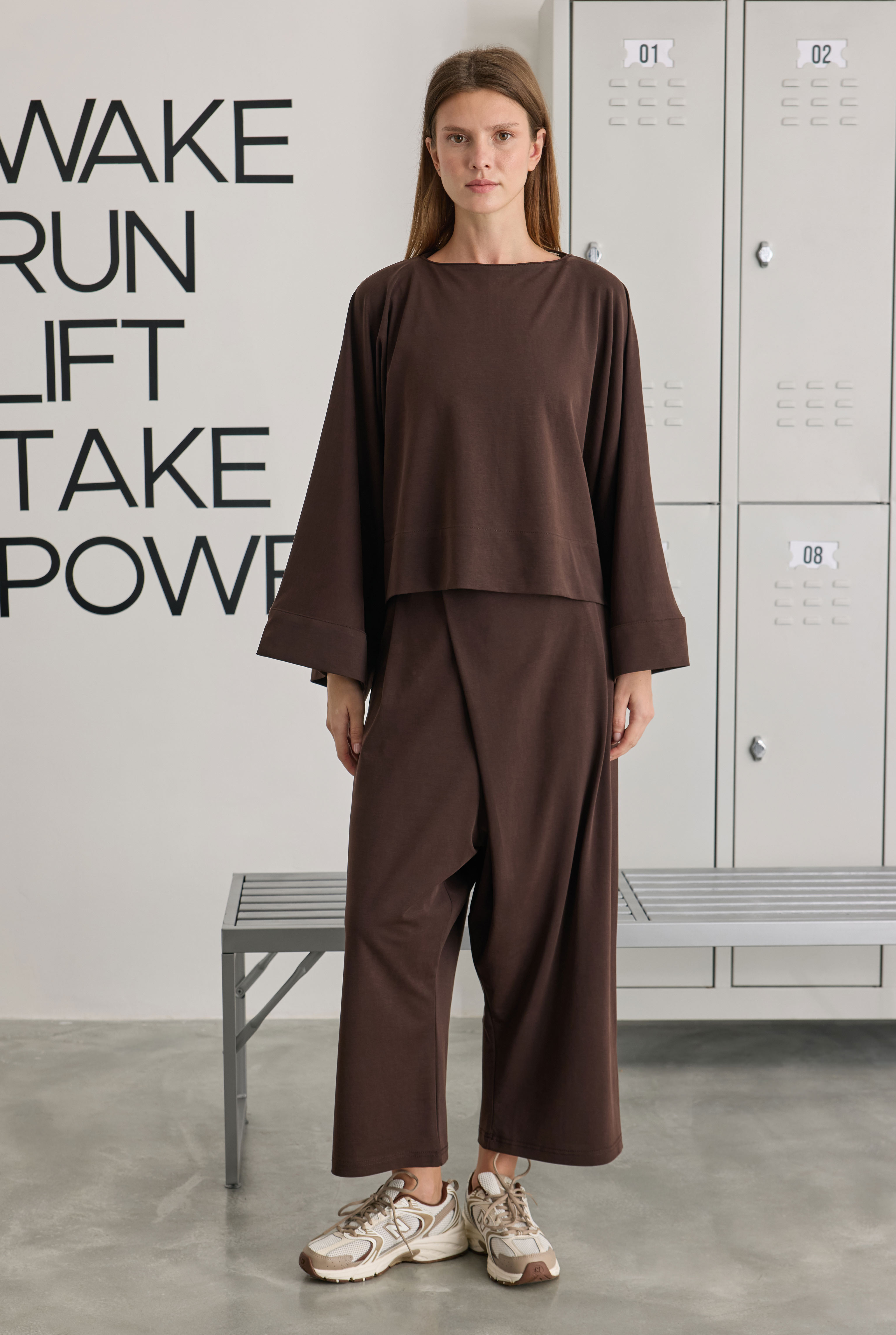 Lidya Batwing Sweatshirt Dark Brown - 2