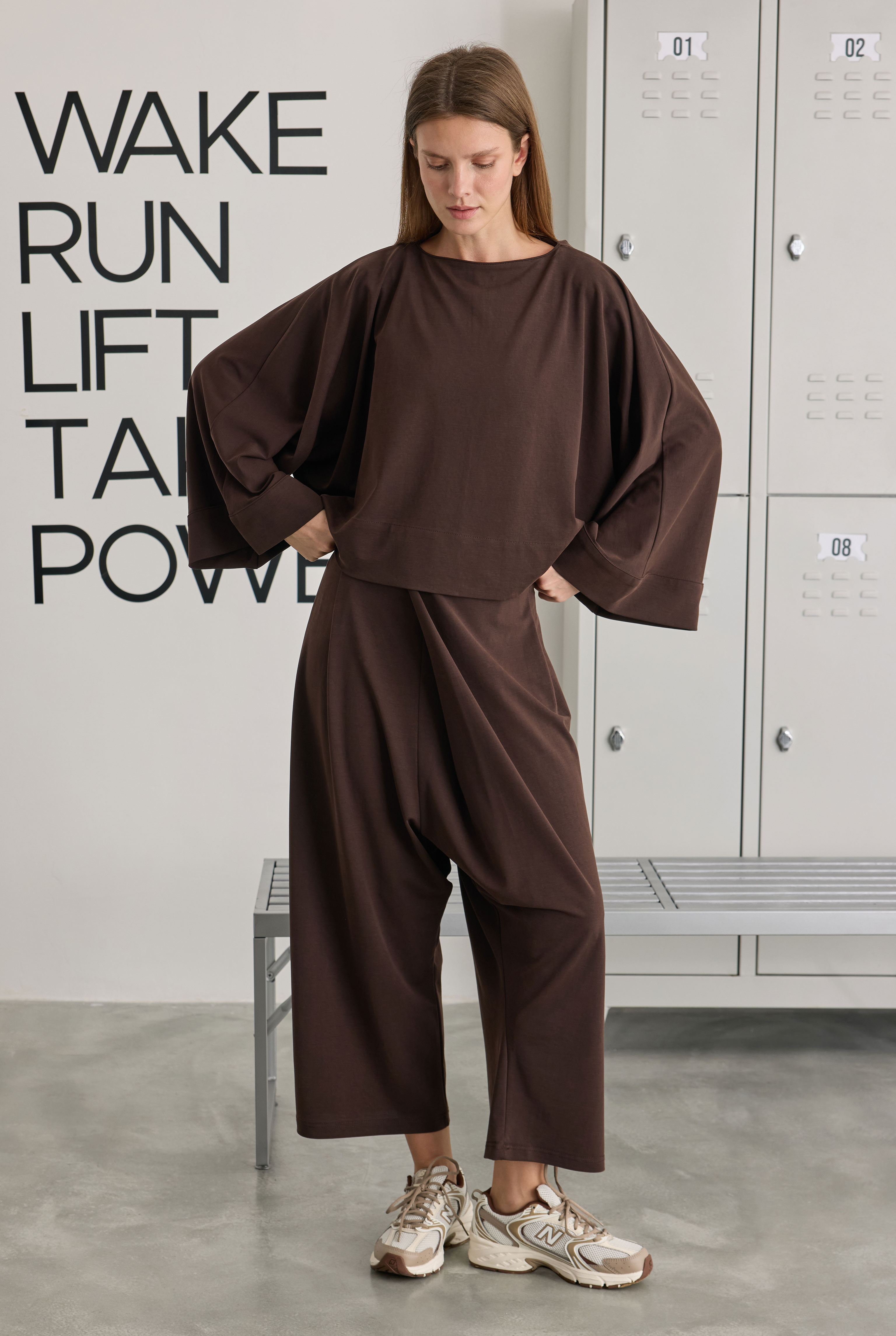 Lidya Batwing Sweatshirt Dark Brown - 3