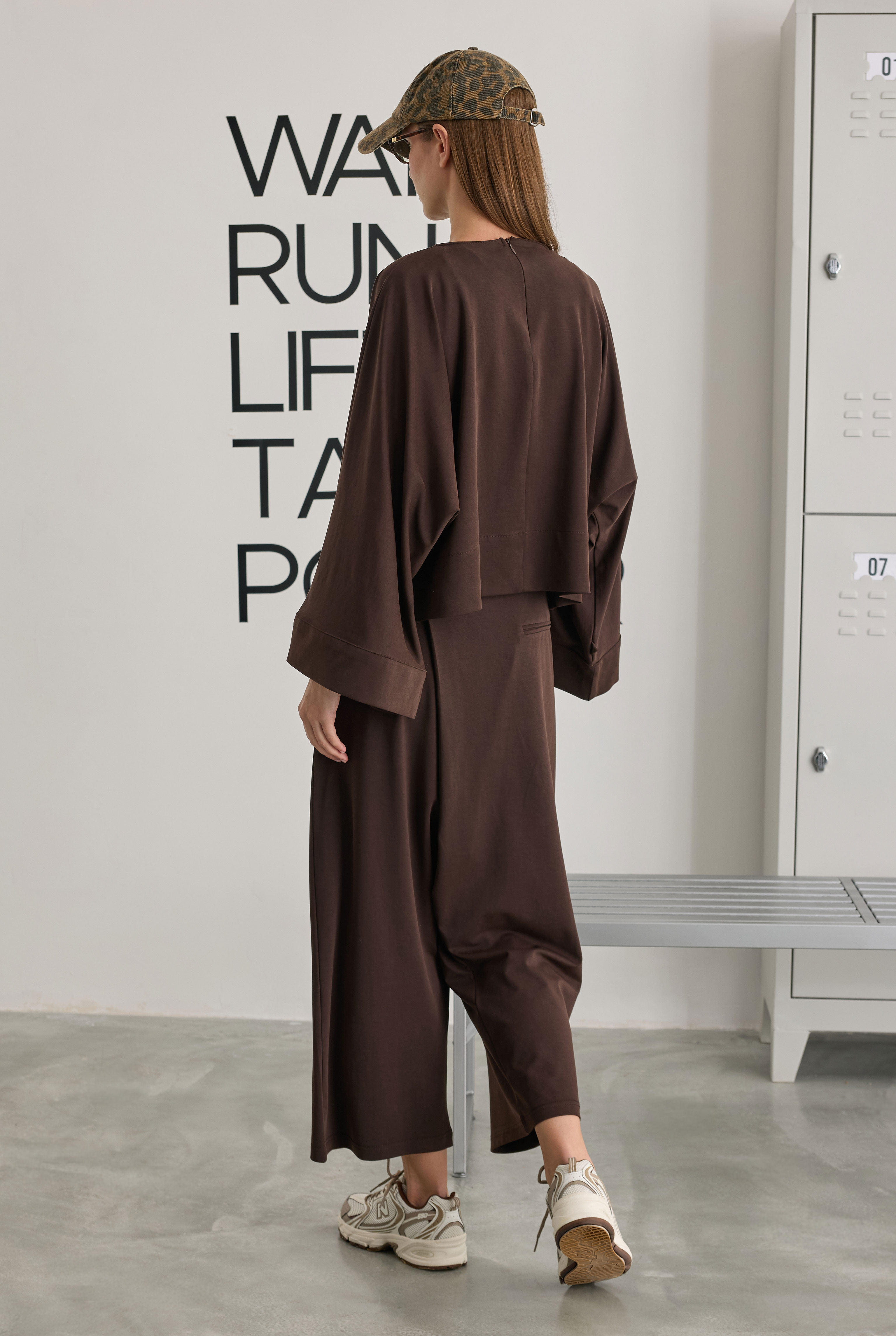 Lidya Batwing Sweatshirt Dark Brown - 5