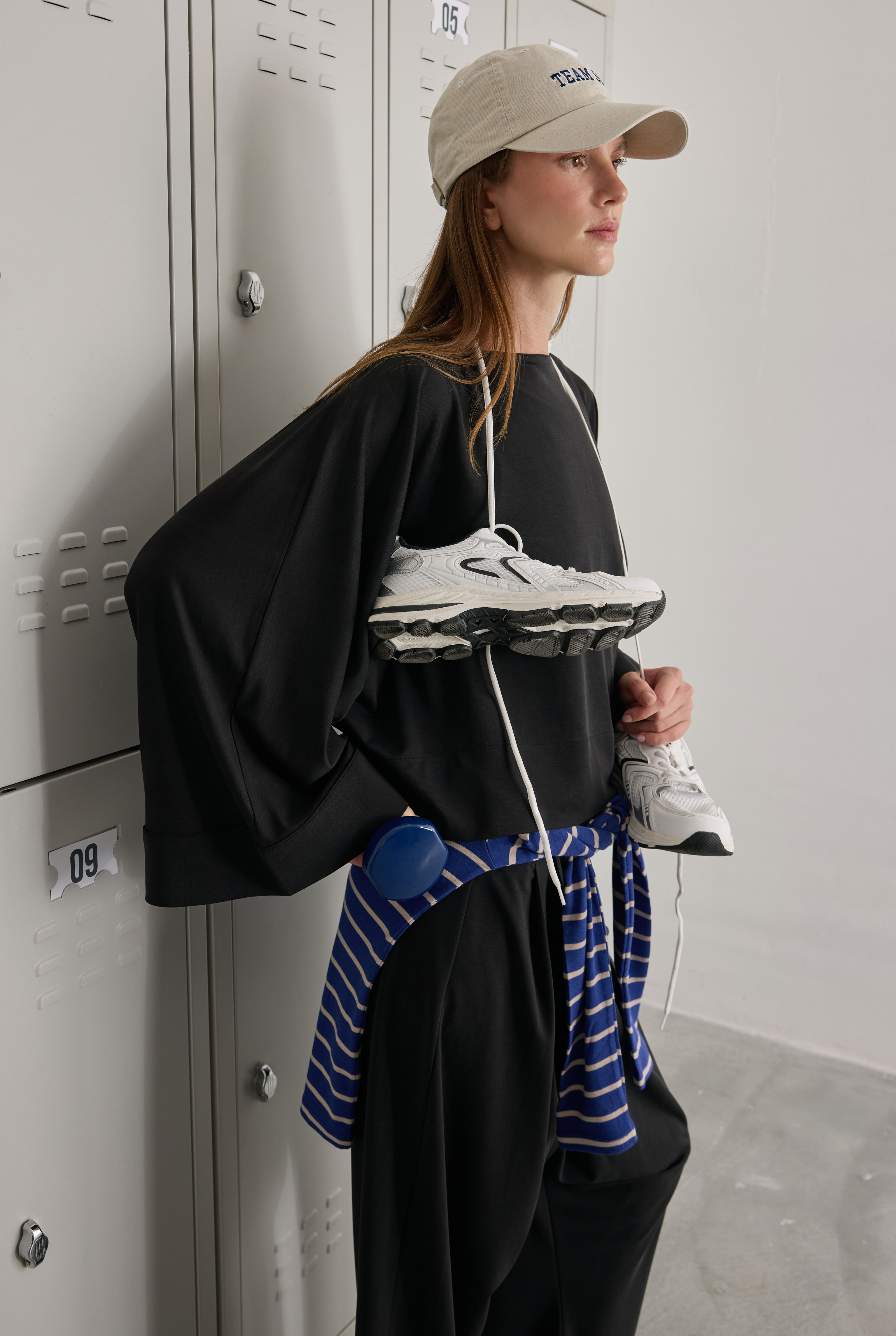 Lidya Batwing Sweatshirt Black - 4