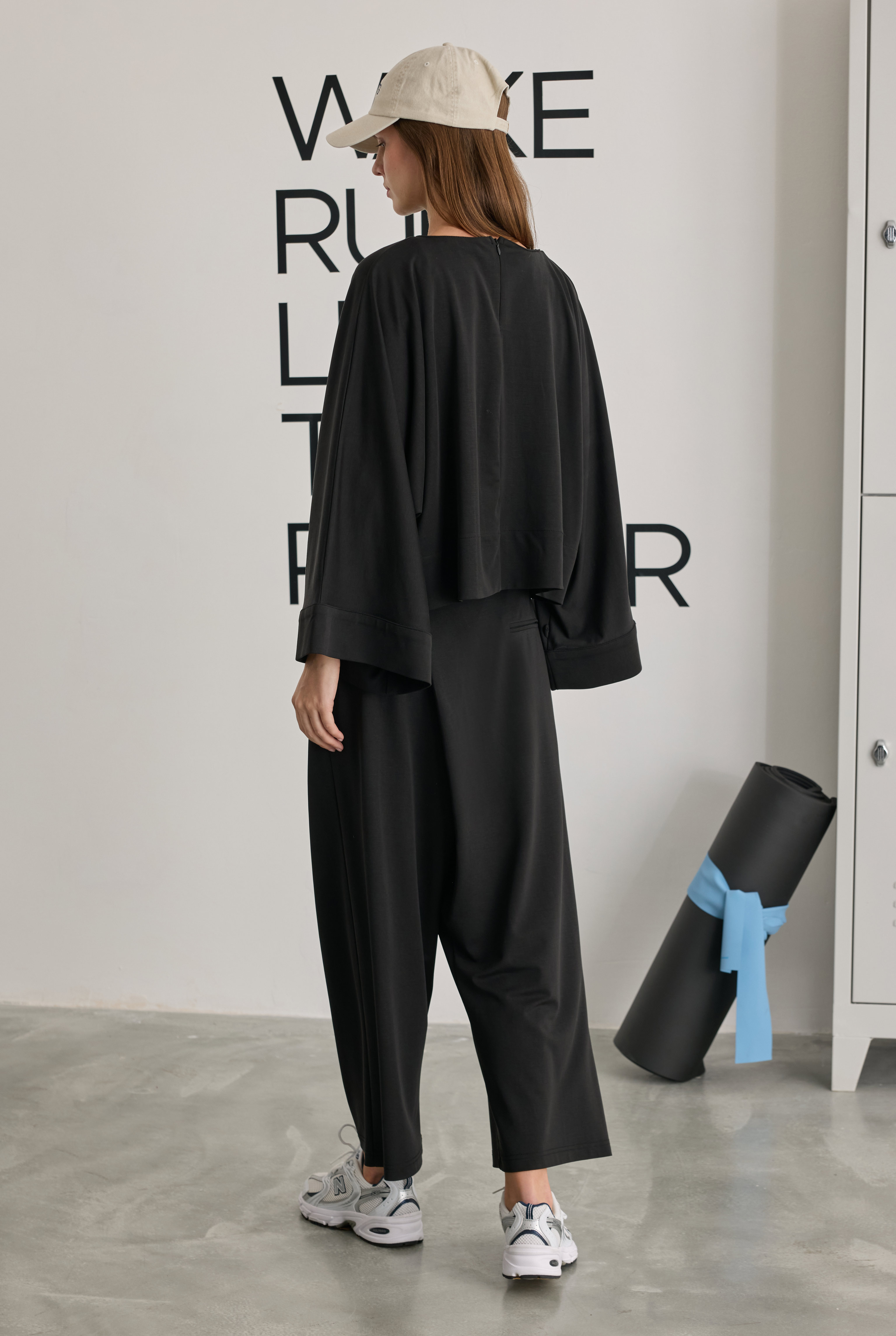 Lidya Batwing Sweatshirt Black - 5